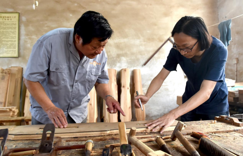 龙凤乐器丨一个老牌古筝企业的“守”与“变”